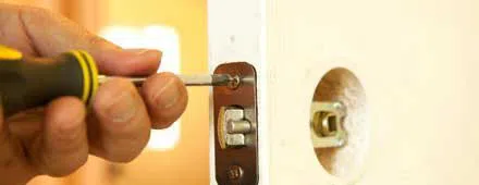 Affordable Locksmith Services Studio City, CA 818-492-3085 - 24-hour-lock-key-01